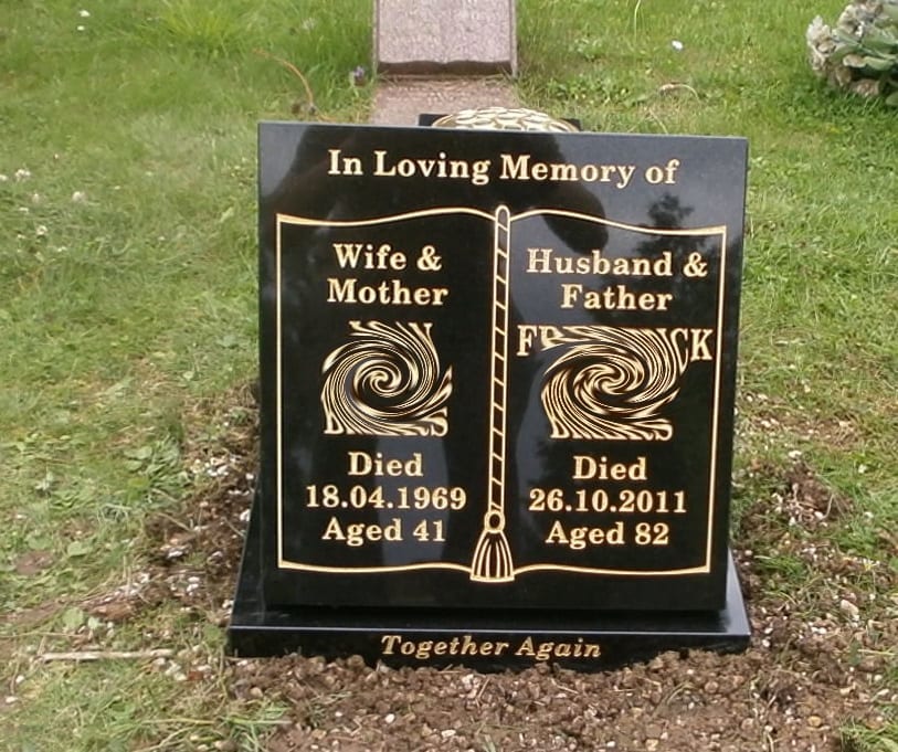 Upright Tablet & Vase Memorial - Image 3